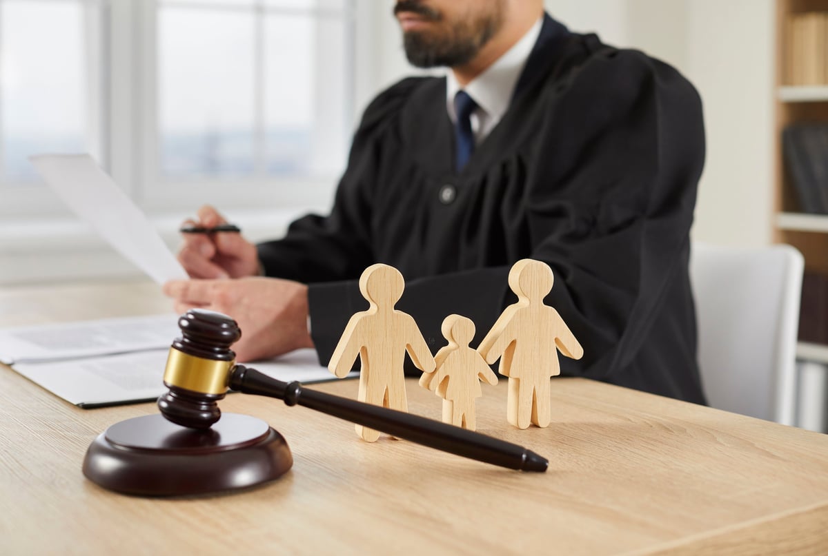 Family law custody gavel and family figures